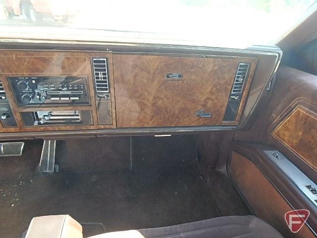 1983 Buick Riviera Passenger Car, VIN # 1g4az57y5de429061