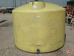 1500 gallon vertical dome 4L yellow poly tank