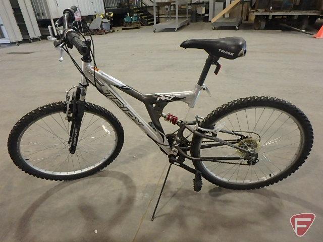 Trek 26in men's 21 speed silver bike/bicycle