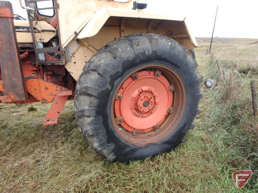 Case 930 Comfort King diesel tractor with DuAl hydraulic loader