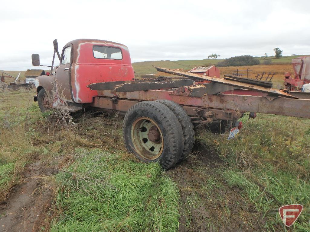 1950 GMC 300 cab/chassis with hoist