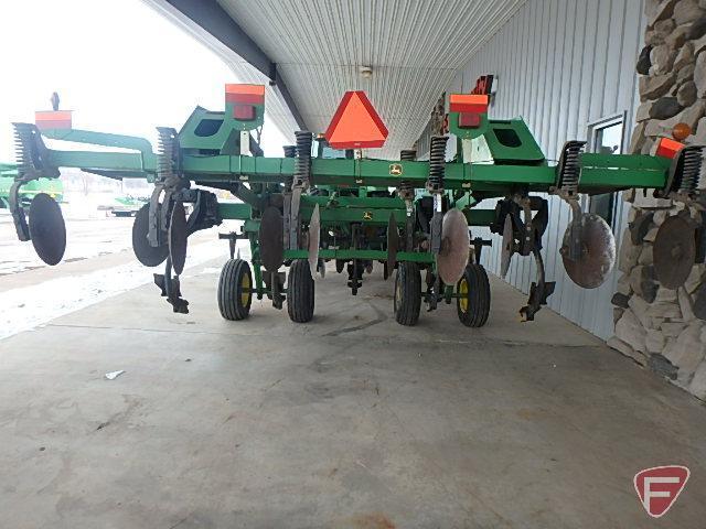John Deere 2700 soil management system 14' tandem mulch ripper with finishing discs, 5 knife