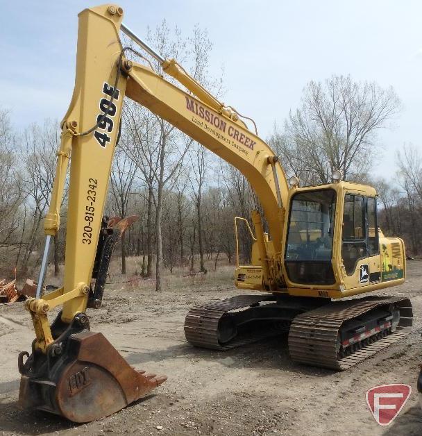1996 John Deere 490E excavator, sn FF490EX026275 with excavator bucket and attached thumb