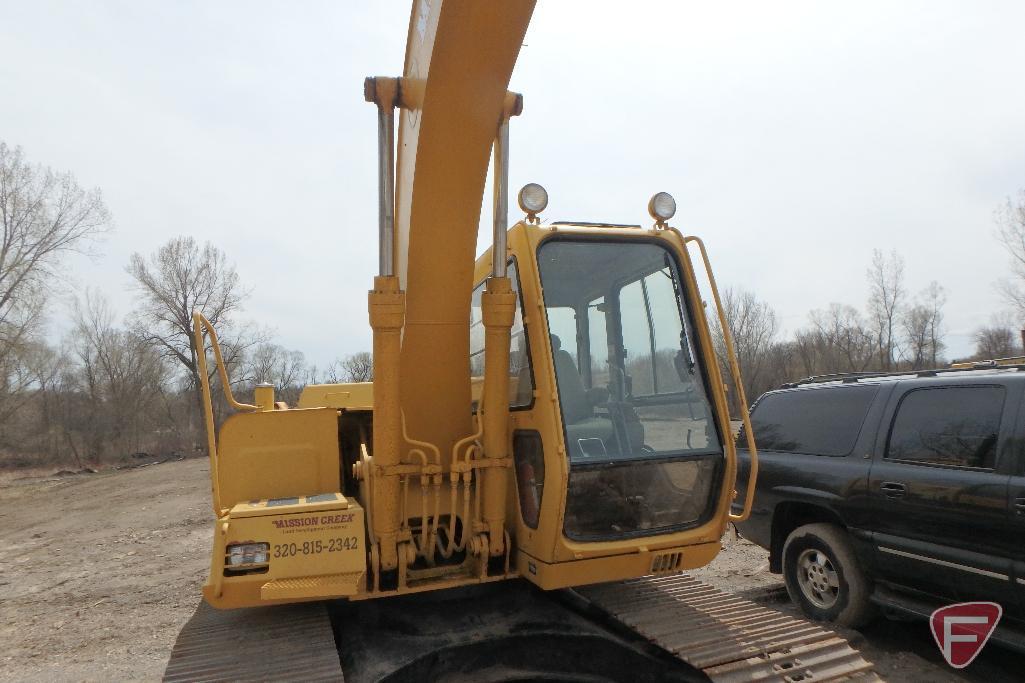 1996 John Deere 490E excavator, sn FF490EX026275 with excavator bucket and attached thumb