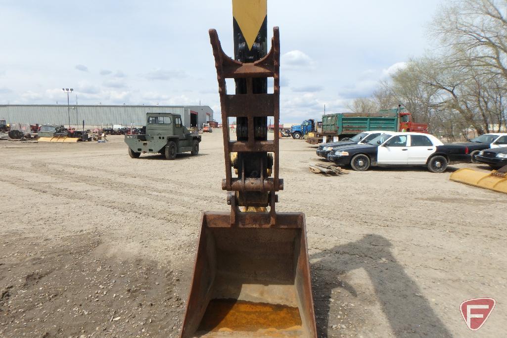 1996 John Deere 490E excavator, sn FF490EX026275 with excavator bucket and attached thumb