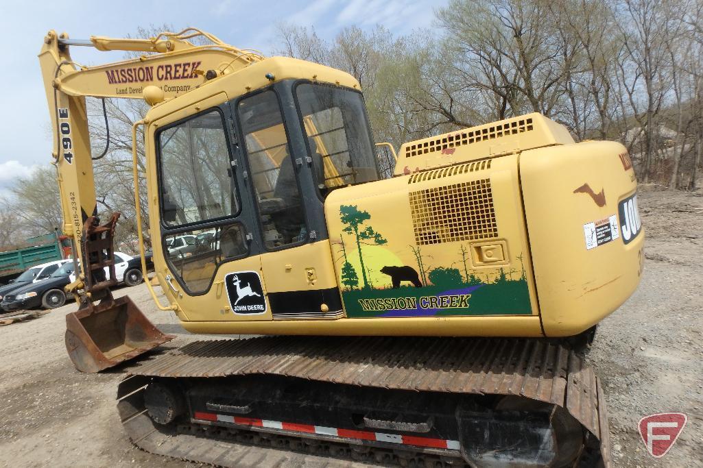 1996 John Deere 490E excavator, sn FF490EX026275 with excavator bucket and attached thumb