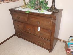 Wood dresser/storage cabinet, 3 drawers, 31inHx40inWx17inD, (2) table lamps and