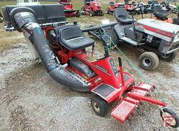 Snapper 10 HP 28" rear engine rider with collection system and thatcher