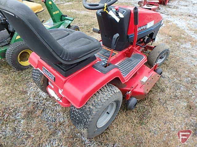 Snapper LE1642H hydro-transfer lawn tractor with 4" deck, 16 HP B&S engine