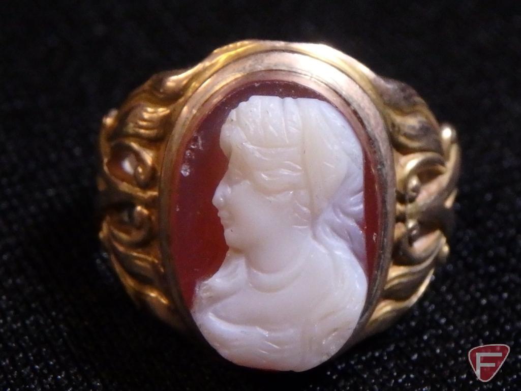 Ladies 10K Yellow Gold Cameo Doublet ring, Ladies 10K Yellow Gold ring with green stone,