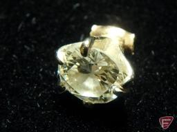 Ladies 14K Yellow Gold Diamond fashion ring
