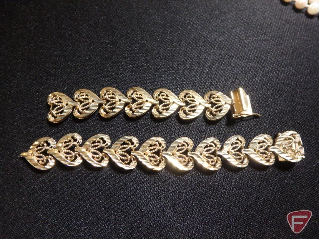 Ladies 10K Yellow Gold heart-shaped bracelet, 7.5", damaged