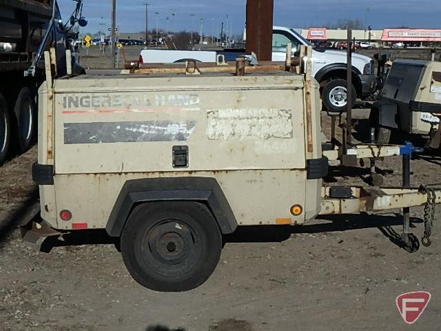 1998 Ingersoll Rand P185WJD portable air compressor, 293 hours showing SN: 293809UHI221