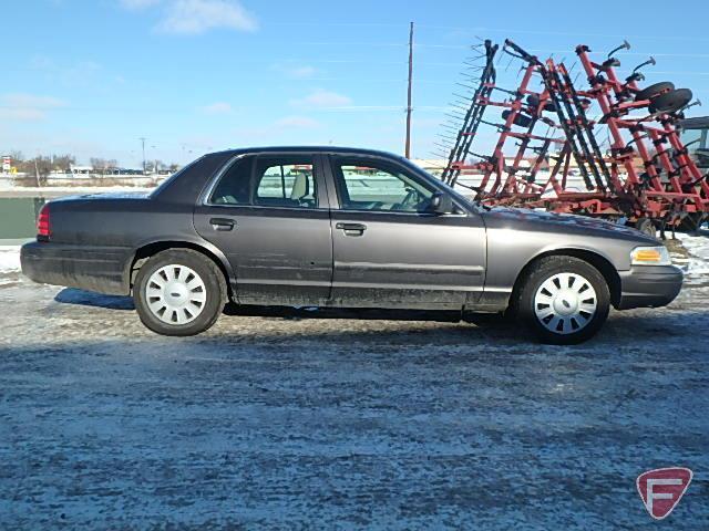 2007 Ford Crown Victoria Passenger Car, VIN # 2fahp71w27x108101