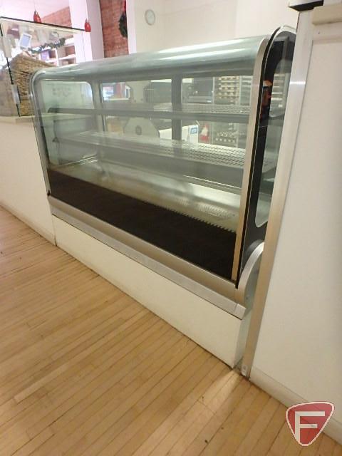 Vollrath RDE8260 refrigerated cube countertop display case approx. 5 years old