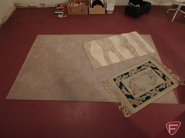 (5) area and throw rugs of asst. sizes