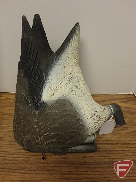 (4) Goose decoys, G & H, plastic, and (2) goose tail decoys, Carry-Lite Sport-Plast, all six