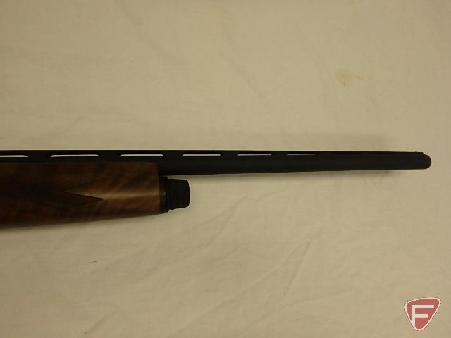 Weatherby SA-08 12 gauge semi-automatic shotgun