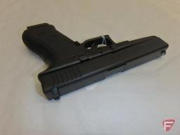 Glock 22 .40 S&W semi-automatic pistol