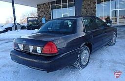 2000 Ford Crown Victoria Passenger Car