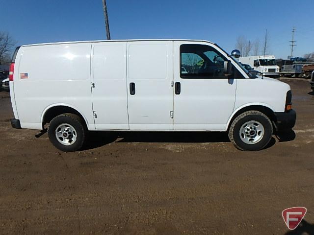 2010 GMC Savana Van