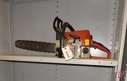 Stihl 021 gas chainsaw, 15" bar, case, spare chains