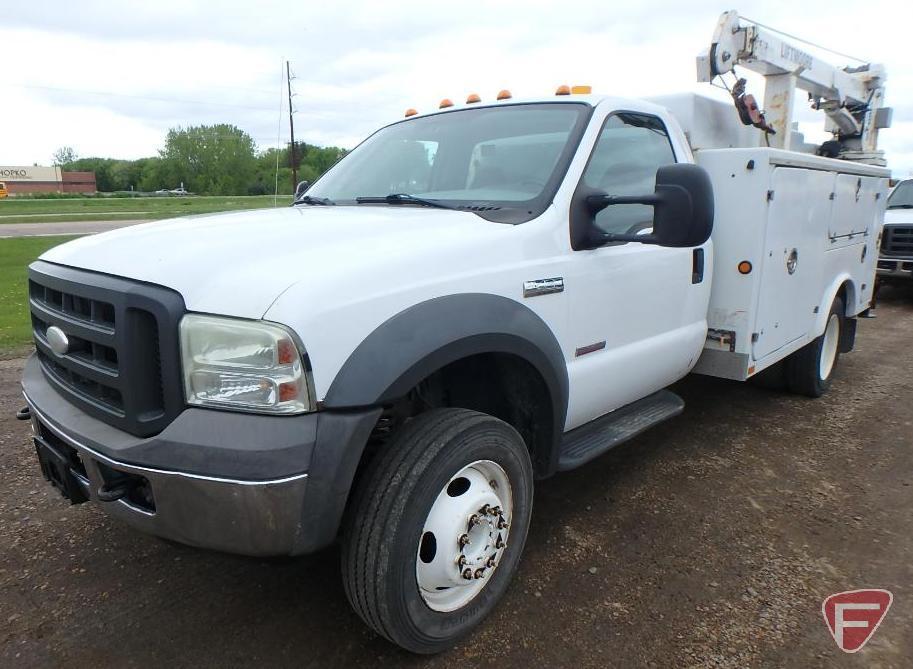 2005 Ford F-450 Super Duty Service Body Truck w/Crane