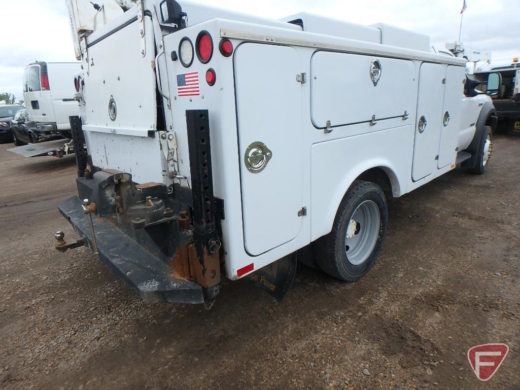 2005 Ford F-450 Super Duty Service Body Truck w/Crane