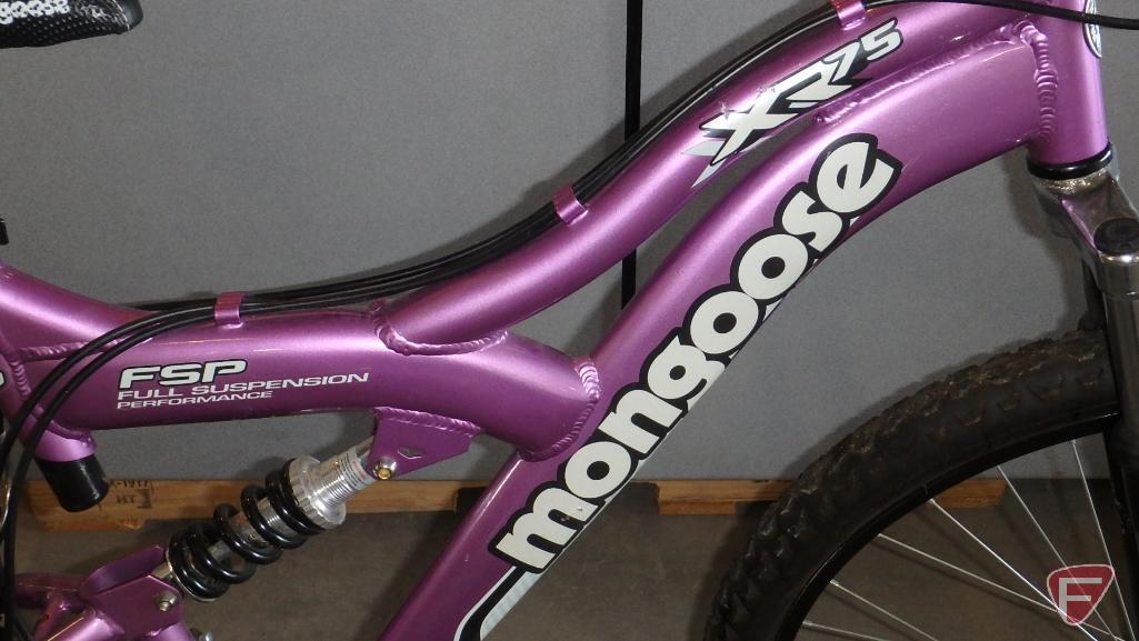 Women?s purple Mongoose bike/bicycle