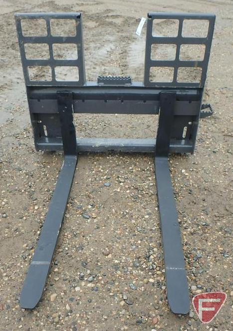 NEW Golden Swallow universal quick tach mount skid steer/skid loader pallet forks, step through