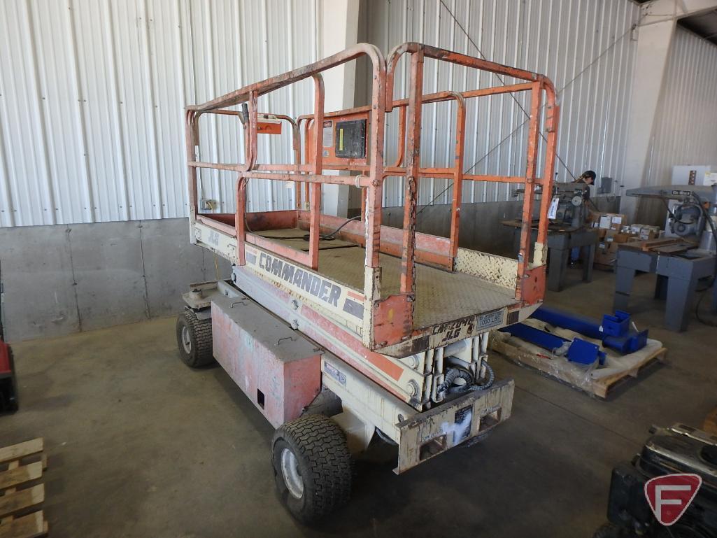 1989 JLG Commander scissors man lift, model CM2046, sn 200006035