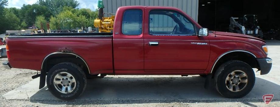 1998 Toyota Tacoma 2-Door Pickup Truck