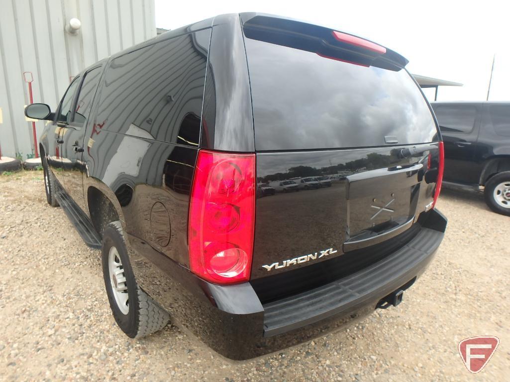 2013 GMC Yukon XL Multipurpose Vehicle (MPV)