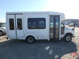 2013 Ford Econoline E-350 Super Duty Supreme Bus