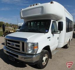 2013 Ford Econoline E-350 Super Duty Supreme Bus