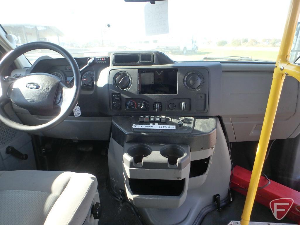 2013 Ford Econoline E-350 Super Duty Supreme Bus