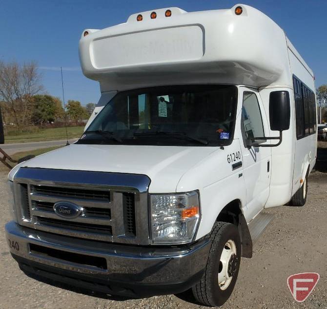 2013 Ford Econoline E-350 Super Duty Supreme Bus