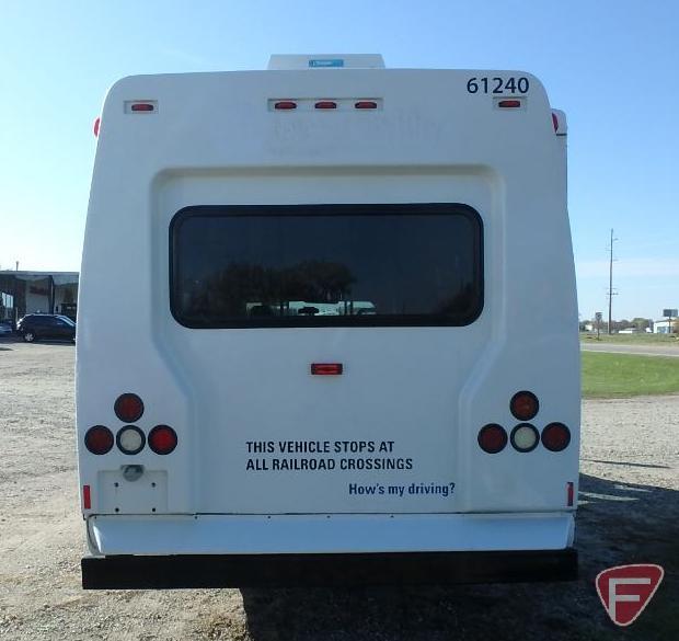 2013 Ford Econoline E-350 Super Duty Supreme Bus