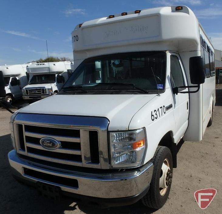 2013 Ford E-450 Super Duty Glaval Bus