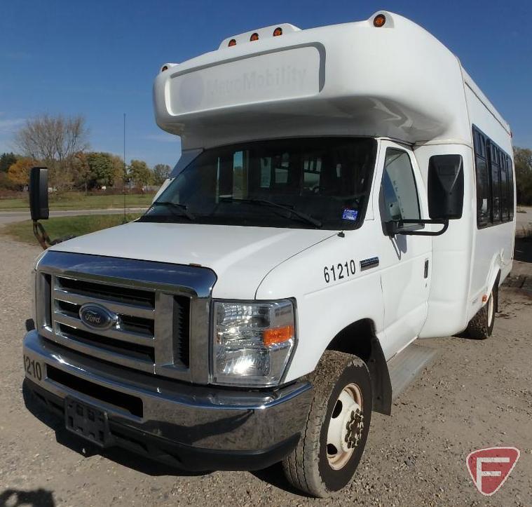 2013 Ford Econoline E-350 Super Duty Supreme Bus