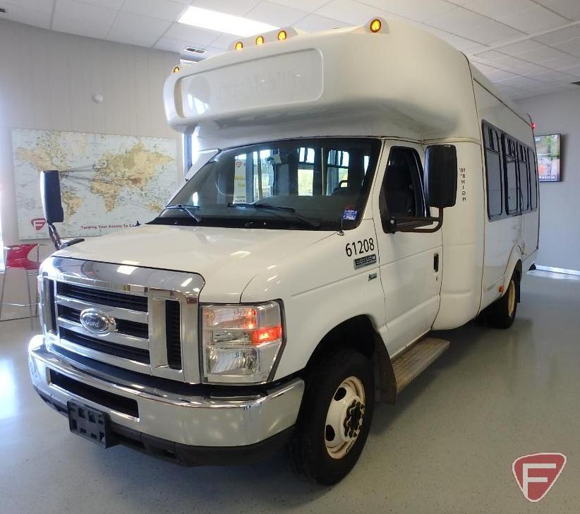 2013 Ford Econoline E-350 Super Duty Supreme Bus