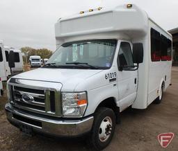 2013 Ford Econoline E-350 Super Duty Glaval Bus