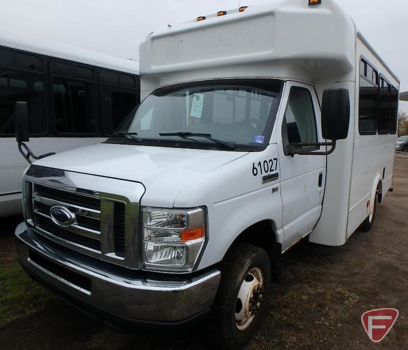 2013 Ford Econoline E-350 Super Duty Glaval Bus