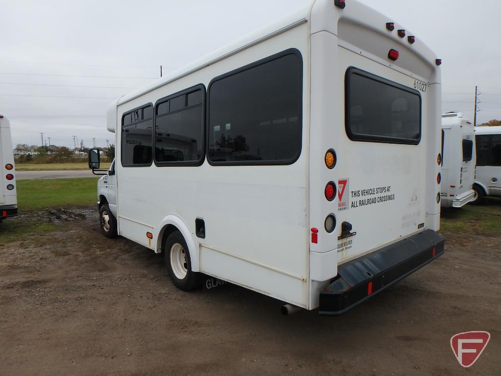 2013 Ford Econoline E-350 Super Duty Glaval Bus