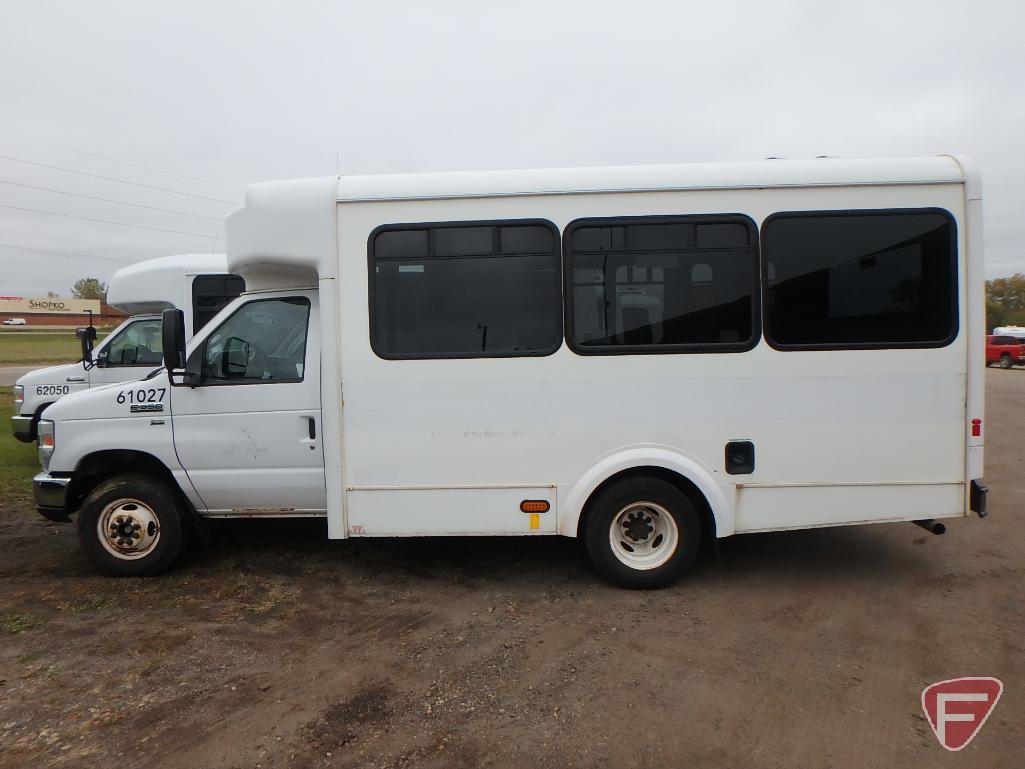 2013 Ford Econoline E-350 Super Duty Glaval Bus