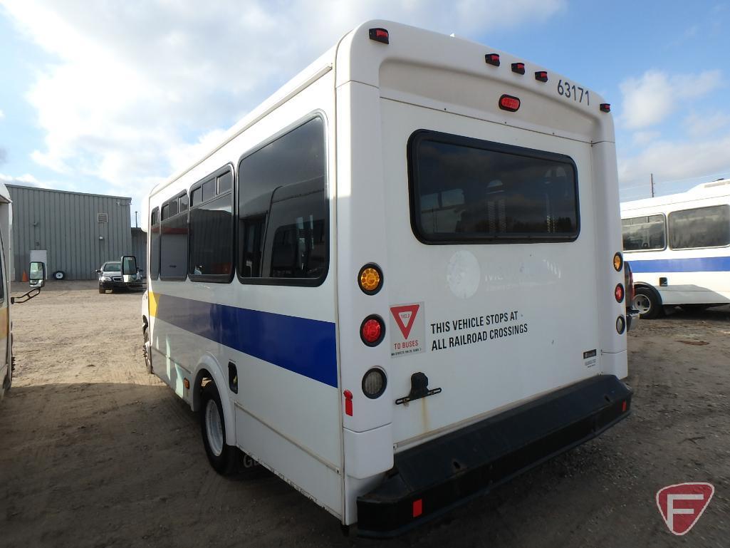 2013 Ford E-450 Super Duty Glaval Bus