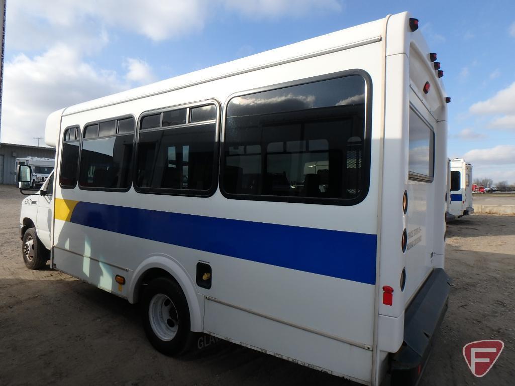 2013 Ford E-450 Super Duty Glaval Bus