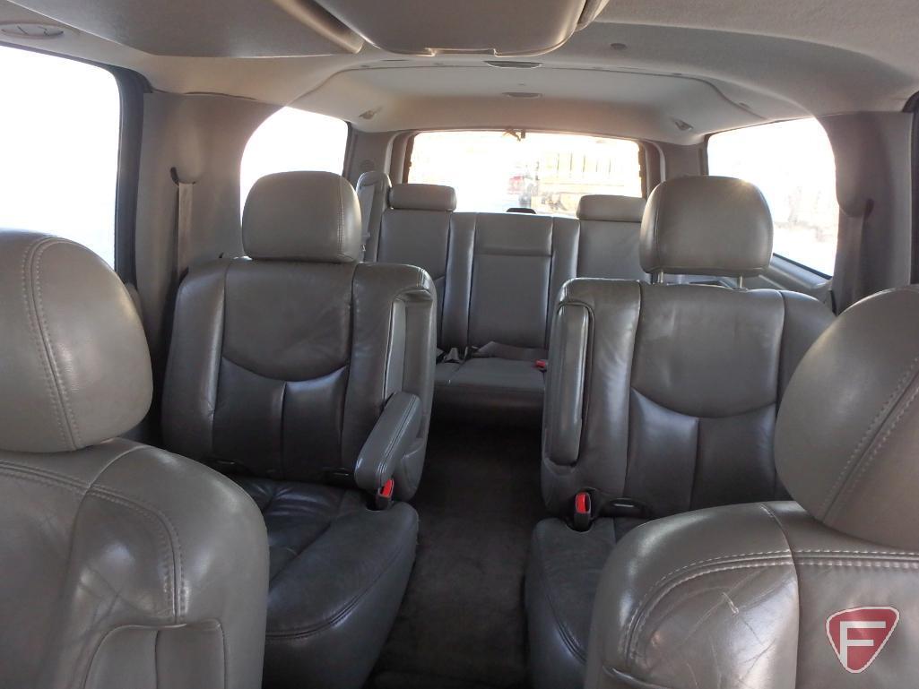 2005 GMC Yukon XL Multipurpose Vehicle (MPV)