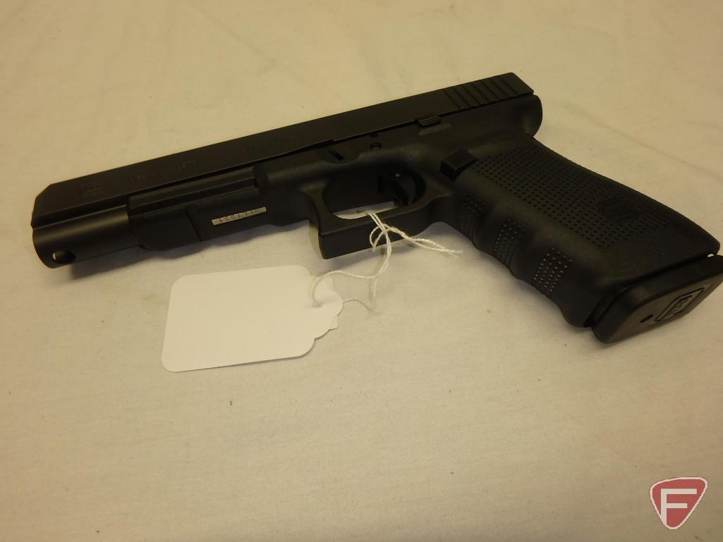 Glock 40 10mm semi-automatic pistol