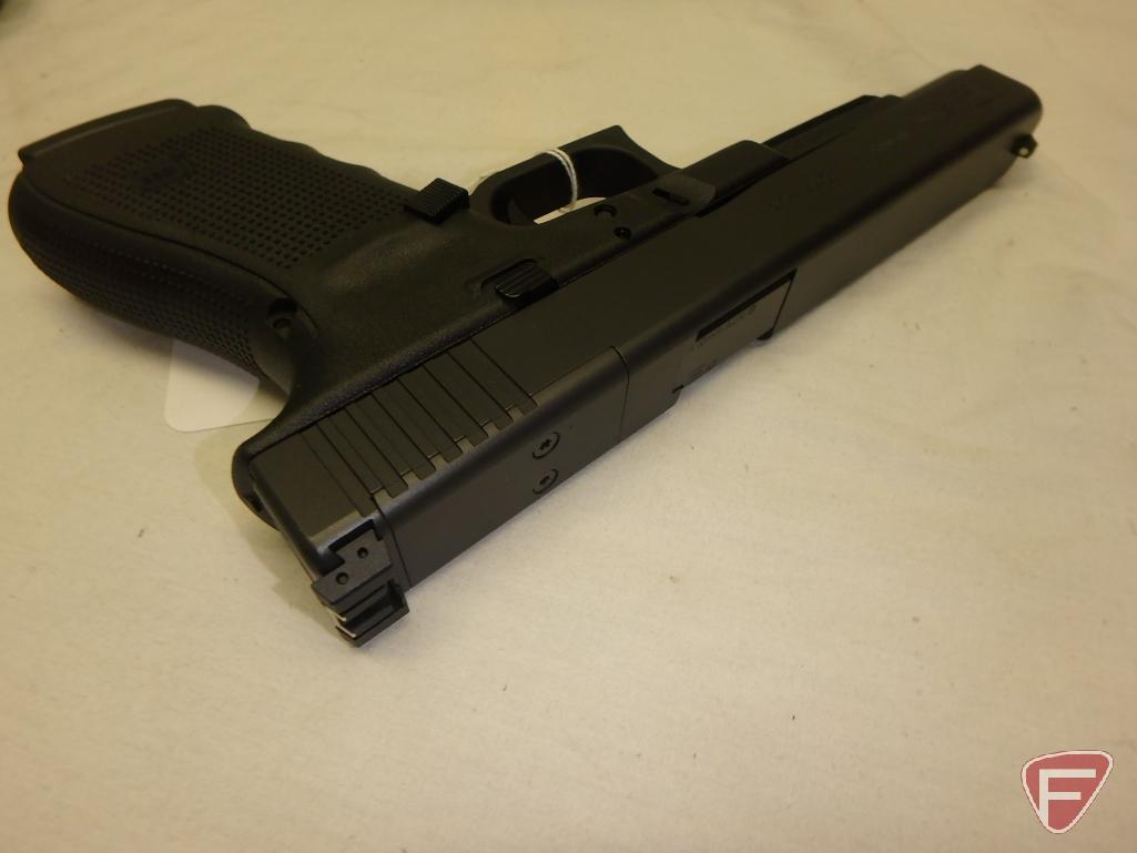 Glock 40 10mm semi-automatic pistol